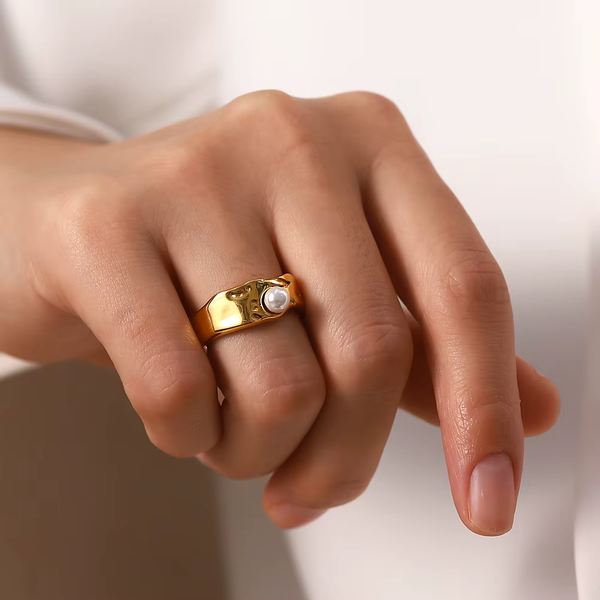 Anillo Vintage de Perla Natural Dorada