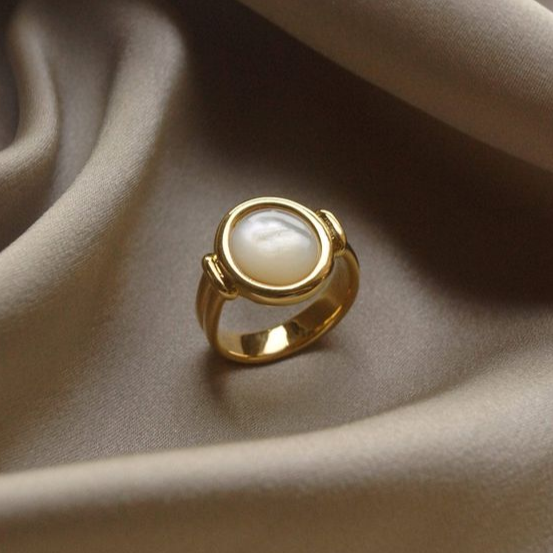 Anillo Elegante con Todas las Perlas